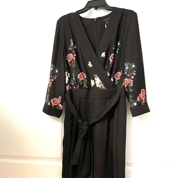 Ted Baker
ELEAANN Oracle Turn Up Hem Jumpsuit - Picture 8 of 11